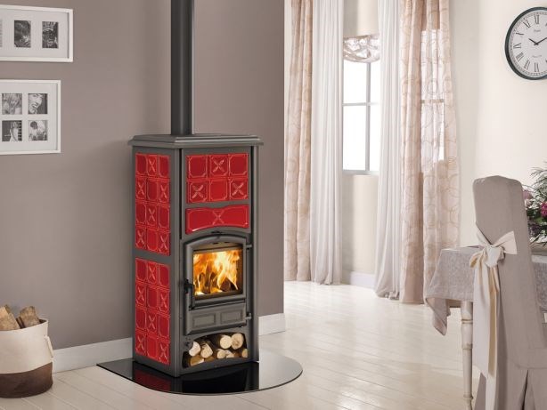 NORDICA LORIET S D.S.A. krbové kachle 16,8kW, s výmenníkom, bordó