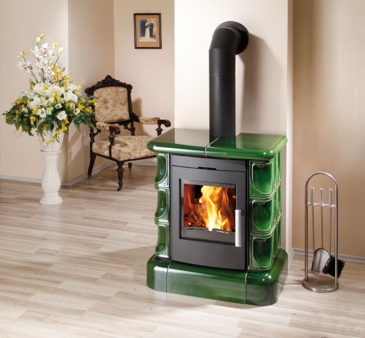 HAAS+SOHN MANTA kachľové pece 2,3-7,2kW, čierna/zelená