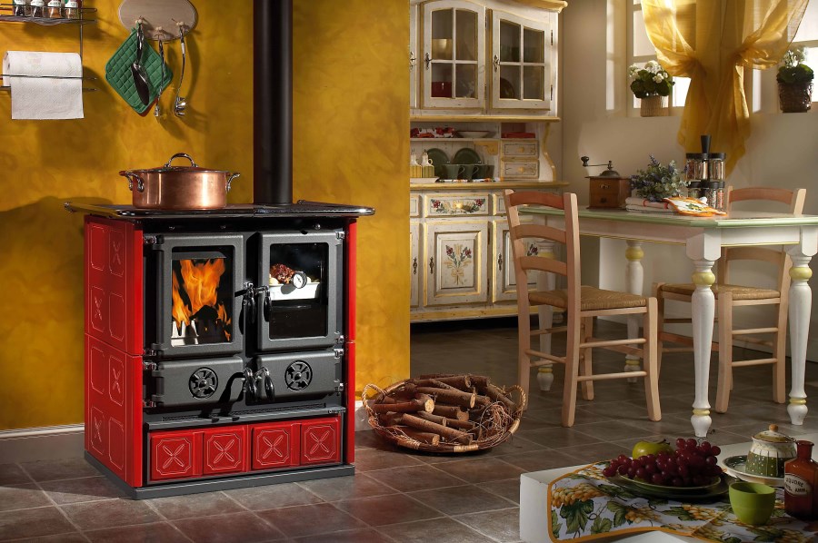 NORDICA ROSETTA MAIOLICA BII sporák na tuhé palivá 7,2kW, s rúrou vpravo, bordó