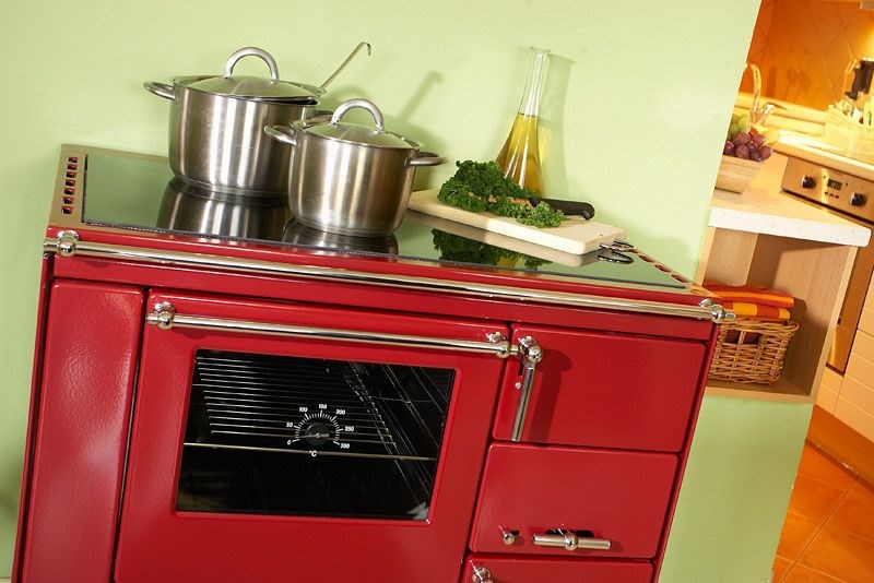 KVS MORAVIA VSP 9100-V sporák na tuhé palivá 10kW, s výmenníkom, rúra vlevo, bordó/chróm