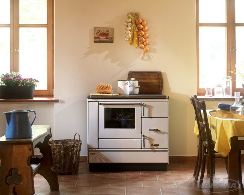 KVS MORAVIA VSP 9100 sporák na tuhá palivá 8,4kW, s rúrou vlevo, biela/chróm