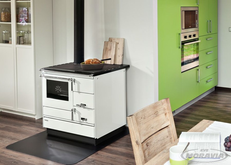 KVS MORAVIA VSP 9103 sporák na tuhé palivo 8,4kW, s rúrou vlevo, biela/chróm