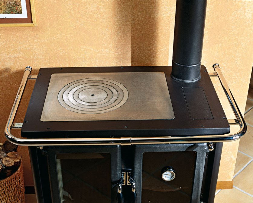 NORDICA ROSETTA BII sporák na tuhé palivá 7,2kW, s rúrou, pravý, pergamena