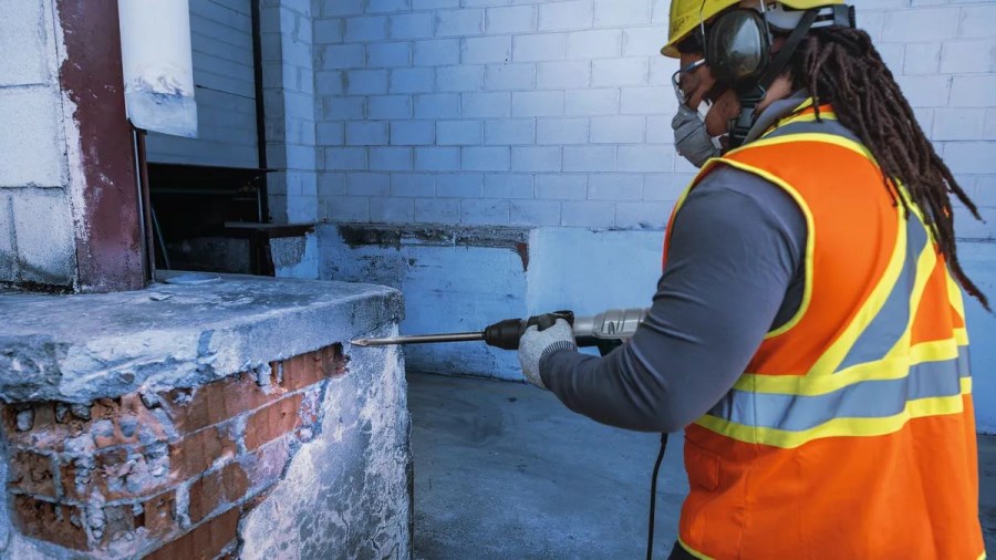BOSCH PRE SDS MAX-4C špicatý sekáč 600 mm, SDS MAX, do betónu a muriva