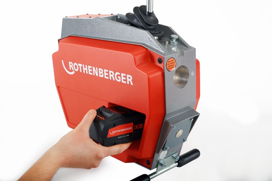 ROTHENBERGER R600 VARIOCLEAN čistička potrubia 250W, s akumulátorom CAS 18V/8Ah a nabíjačkou