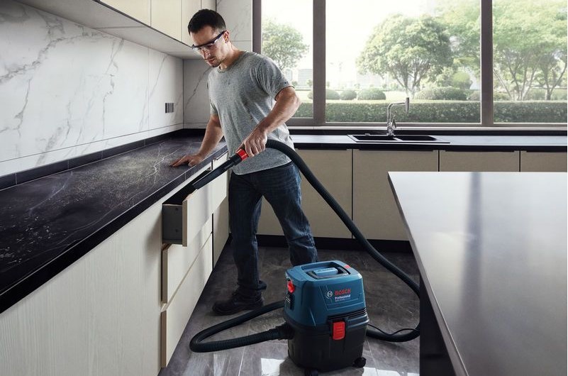 BOSCH GAS 15 PS PROFESSIONAL vysávač 1100 W, na suché a mokré vysávanie, príslušenstvo