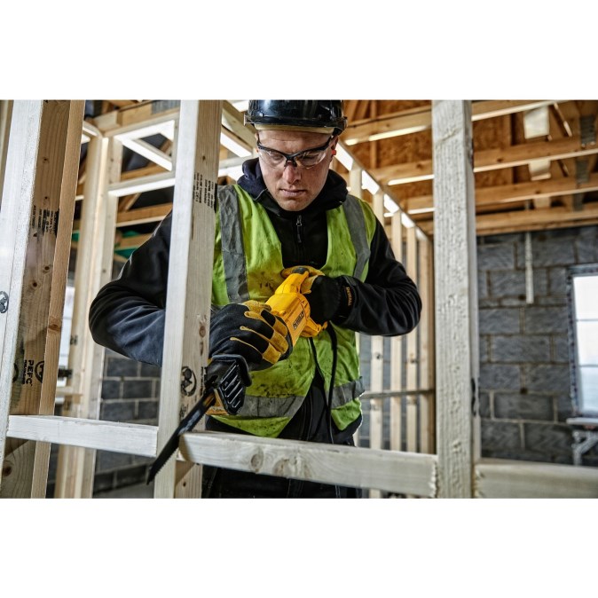 DEWALT DWE305PK šabľová píla 280 mm, 1100 W, kufor