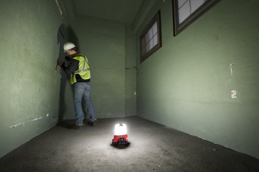 MILWAUKEE M18 TAL-0 priestorové svietidlo 18 V, 2200 lm, LED, bez akumulátora, bez nabíjačky