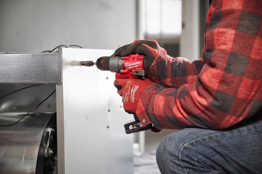 MILWAUKEE M12 FPD2-202X aku príklepová vŕtačka 12 V, 2x akumulátor 2,0 Ah, nabíjačka, kufor