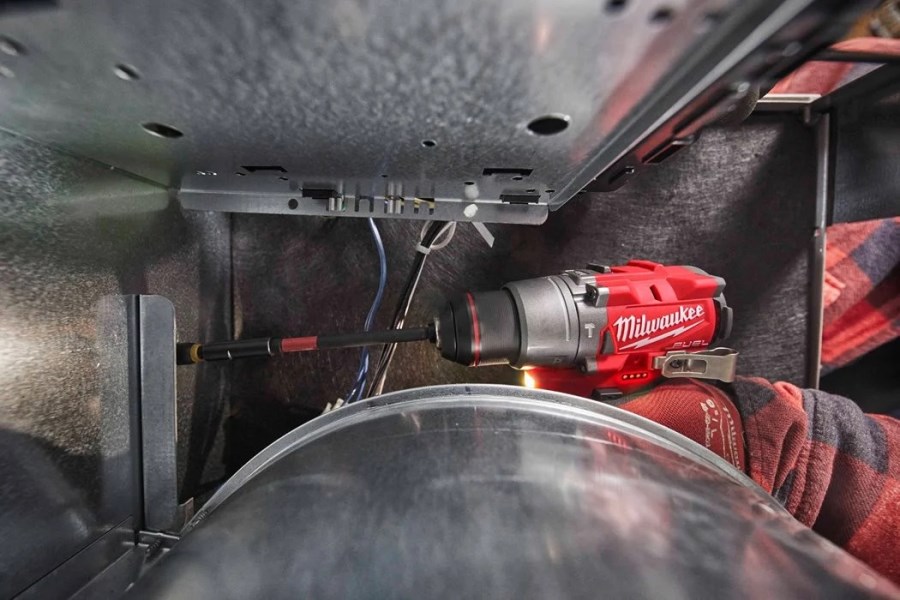 MILWAUKEE M12 FPD2-202X aku príklepová vŕtačka 12 V, 2x akumulátor 2,0 Ah, nabíjačka, kufor