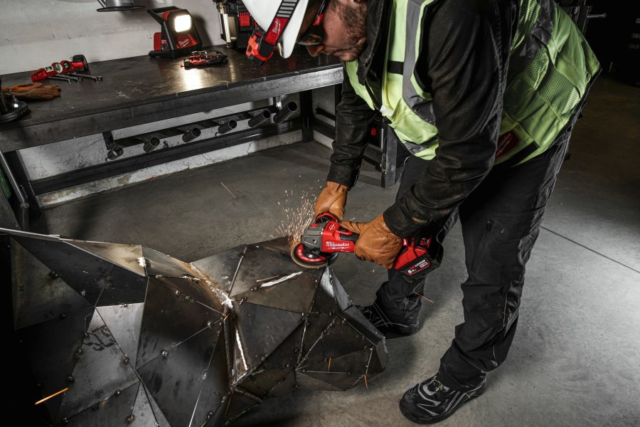 MILWAUKEE M18 FUEL FSAG125XB-502X aku uhlová brúska 125 mm, 18 V, 2x akumulátor 5,0 Ah, nabíjačka, kufor