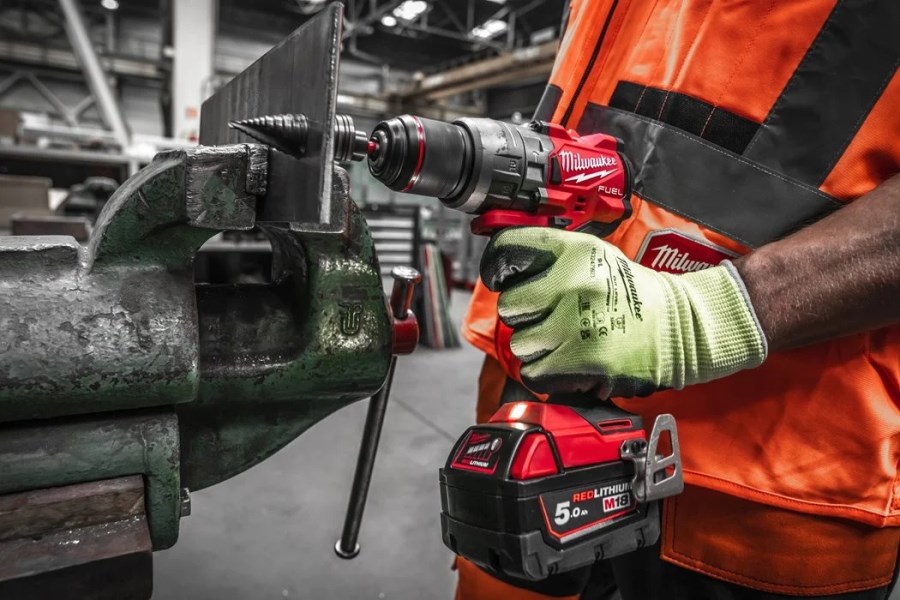 MILWAUKEE M18 FPD3-502X aku príklepová vŕtačka 18 V, 2x akumulátor 5,0 Ah, nabíjačka, kufor