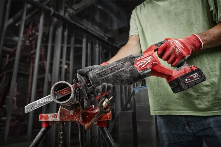 MILWAUKEE M18 FSZ-502X FUEL SAWZALL aku šabľová píla 20-300 mm, 18 V, 2x akumulátor 5,0 Ah, nabíjačka, kufor