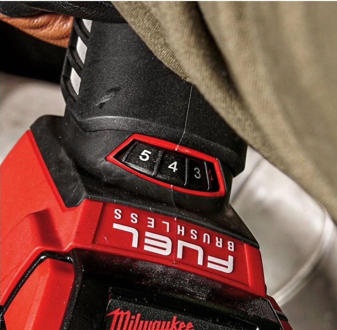 MILWAUKEE M18 FUEL aku uhlová brúska 125 mm, 18 V, bez akumulátora, bez nabíjačky, kufor