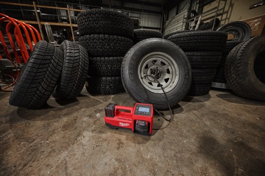 MILWAUKEE M18 BI-0 aku kompresor 40 l/min, 10,3 bar, bez akumulátora, bez nabíjačky