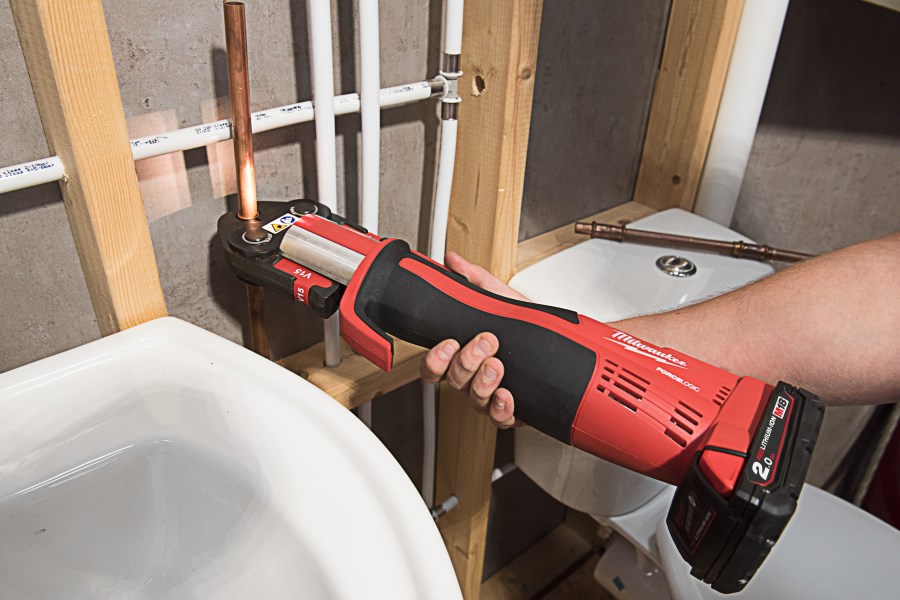 MILWAUKEE M18 BLHPT-0C FREE LOGIC aku radiálny lis 12-110 mm, 32 kN, 18 V, bez akumulátora, bez nabíjačky, kufor