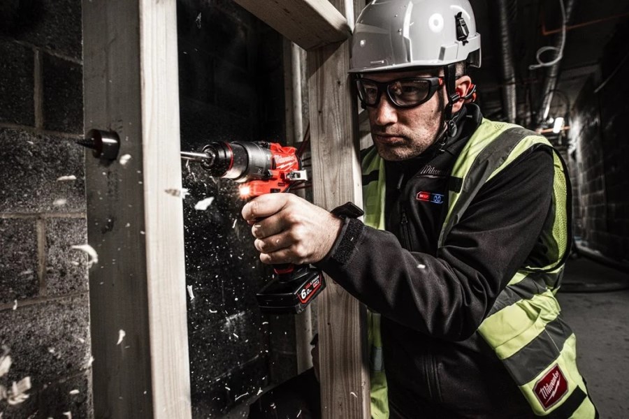 MILWAUKEE M12 FPD2-602X aku príklepová vŕtačka 12 V, 2x akumulátor 6,0 Ah, nabíjačka, kufor