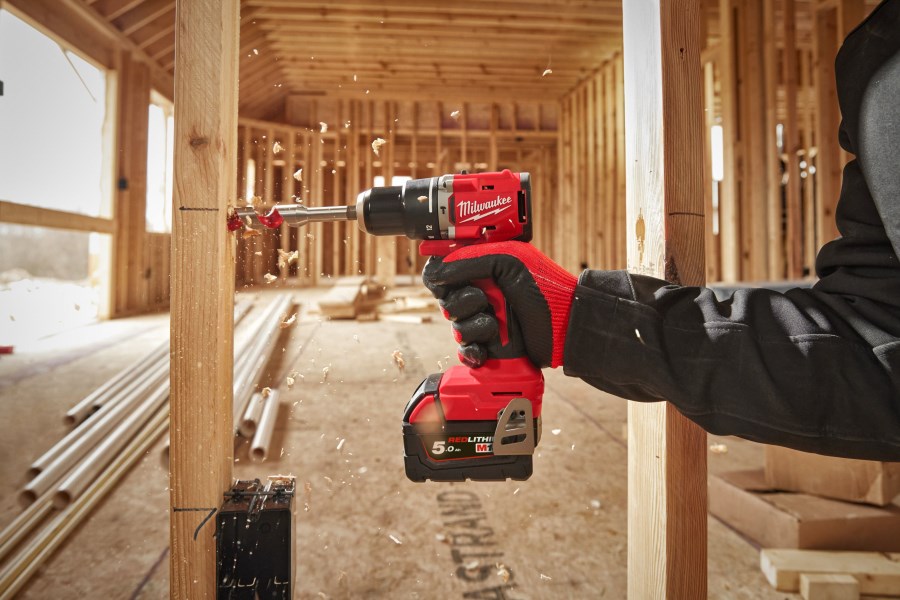 MILWAUKEE M18 BLPDRC aku príklepová vŕtačka 18 V, 2x akumulátor 5,0 Ah, nabíjačka, kufor