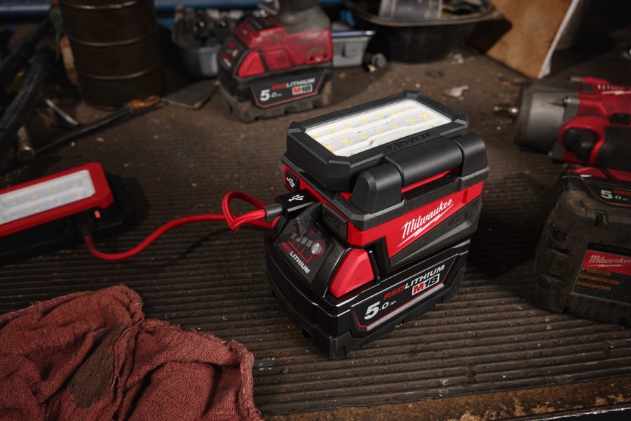 MILWAUKEE M18 ALIS-0 plošné svietidlo 18 V, 1000 lm, LED, bez akumulátora, bez nabíjačky
