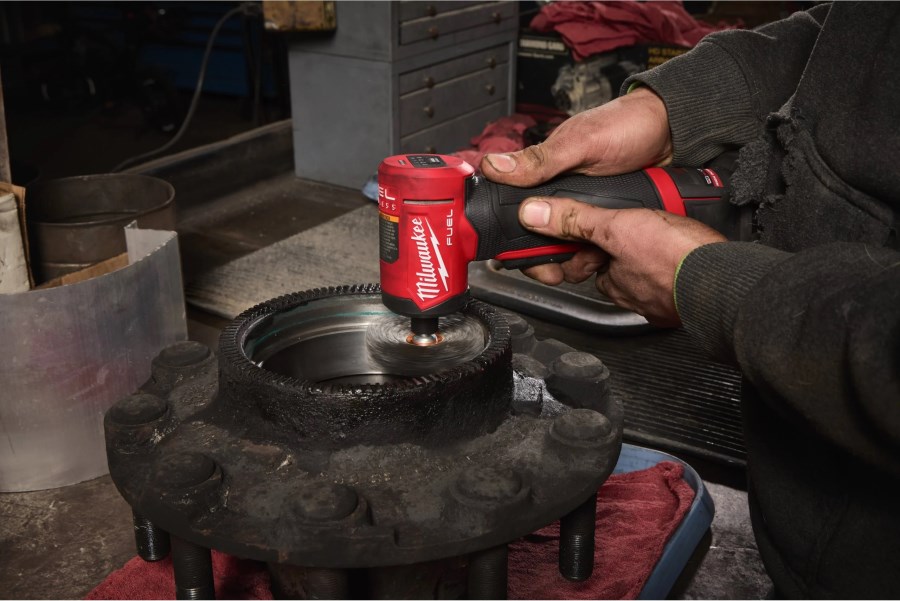 MILWAUKEE M12 FDGA2-522B aku uhlová vretenová brúska 76 mm, 12 V, 2x akumulátor 5,0 Ah + 2,5 Ah, nabíjačka, taška