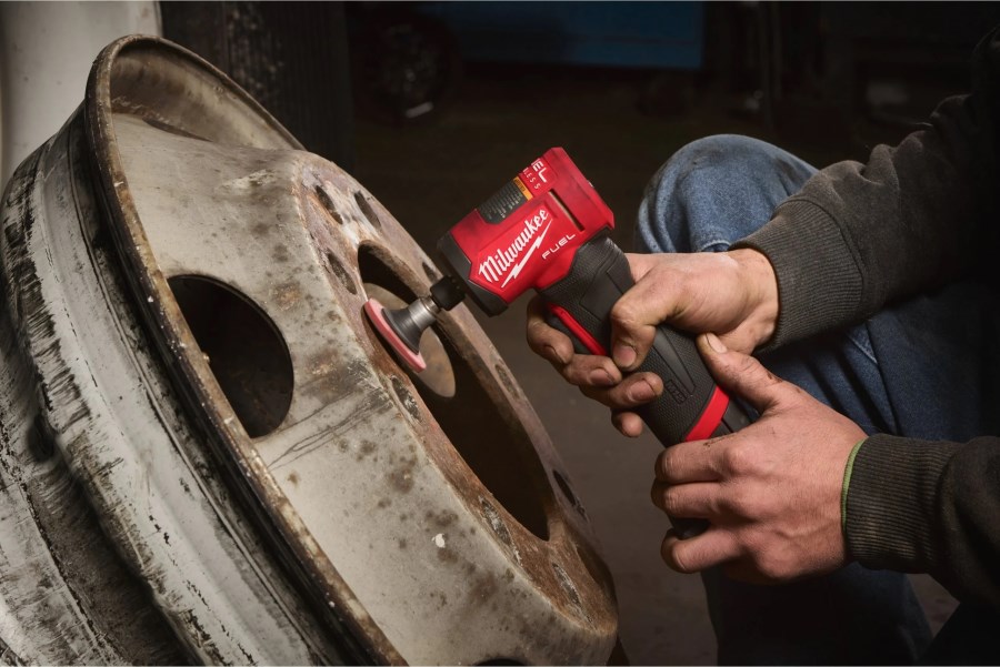 MILWAUKEE M12 FDGA2-522B aku uhlová vretenová brúska 76 mm, 12 V, 2x akumulátor 5,0 Ah + 2,5 Ah, nabíjačka, taška