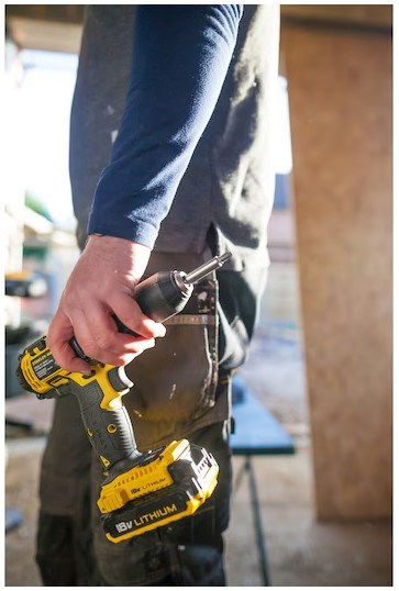 STANLEY FATMAX FMC625D2 aku príklepová vŕtačka 18 V, 2x akumulátor 2,0 Ah, nabíjačka, kufor