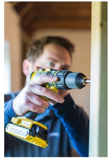 STANLEY FATMAX FMC625D2 aku príklepová vŕtačka 18 V, 2x akumulátor 2,0 Ah, nabíjačka, kufor