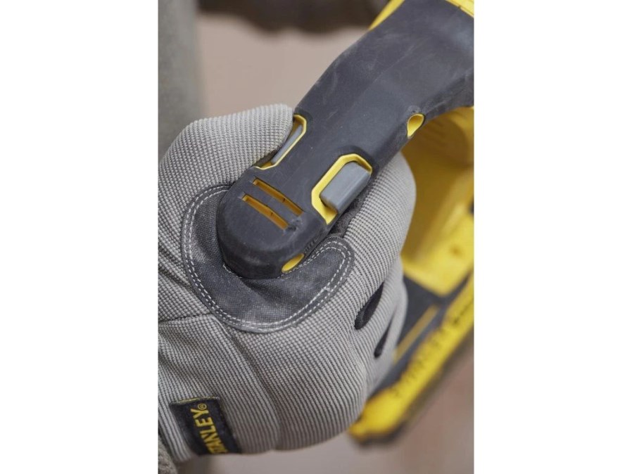 STANLEY FATMAX V20 kombi kladivo 2,0 J, 18 V, SDS-Plus, 2x akumulátor 4,0 Ah, nabíjačka, kufor