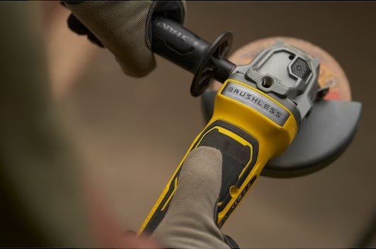 STANLEY FATMAX V20 SFMCG700B aku uhlová brúska 125 mm, 18 V, bez akumulátora, bez nabíjačky