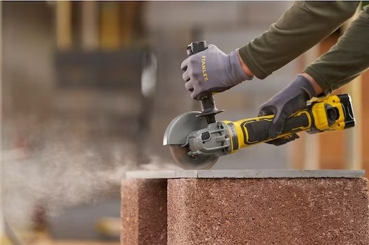 STANLEY FATMAX V20 SFMCG700B aku uhlová brúska 125 mm, 18 V, bez akumulátora, bez nabíjačky