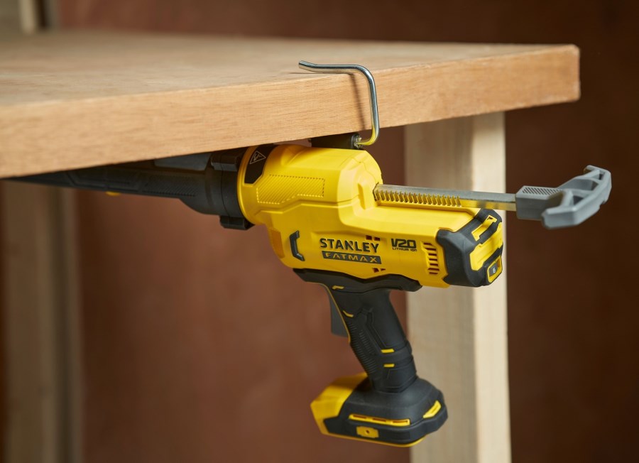 STANLEY FATMAX V2 SFMCE600B aku vytláčacia pištoľ 18 V, bez akumulátora, bez nabíjačky