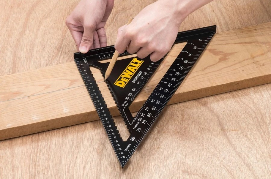 DEWALT uholník 300 mm