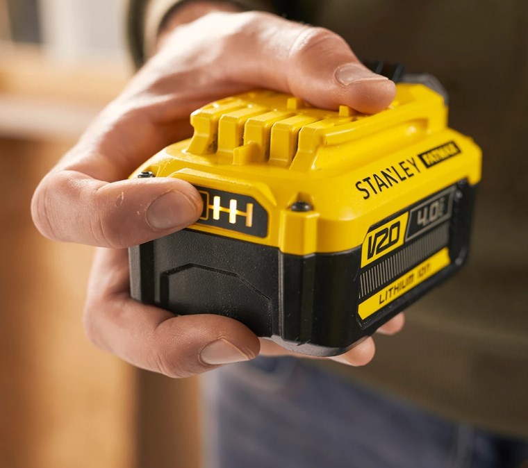 STANLEY FATMAX V20 SFMCB14M1 set nabíjačka 18 V, 2 A + akumulátor 18 V, 4,0 Ah