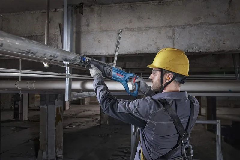 BOSCH PRE GSA 12-30 šabľová píla 220 mm, 1250 W, kufor, príslušenstvo