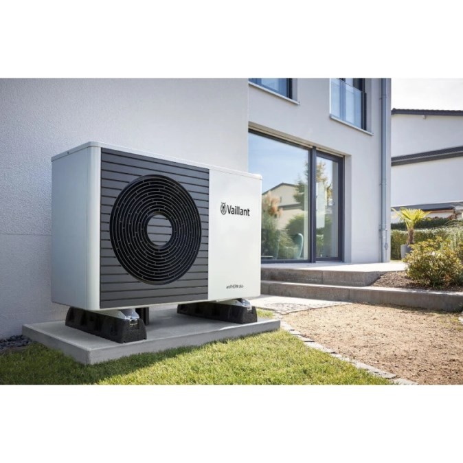 VAILLANT AROTHERM PLUS VWL 55/6 tepelné čerpadlo 3,4 kW, vduch-voda, vonkajšia+vnútorná jednotka+regulácia VRC720 (komplet)