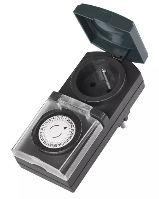 EMOS spínacia zásuvka 230V, IP44, mechanická, vonkajšia